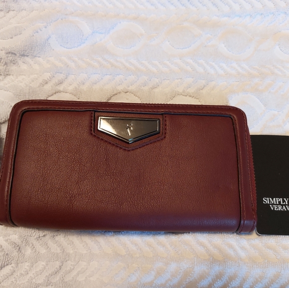 Vera Wang wallet - Picture 1 of 3